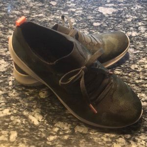 Camouflage adorable like new tennis shoes